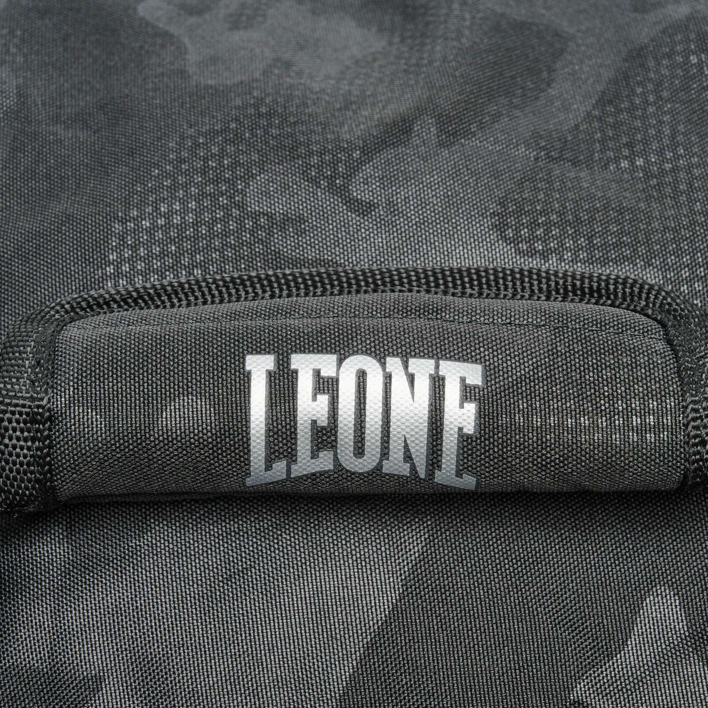 Bolsa deportiva Leone1947 'Camoblack'